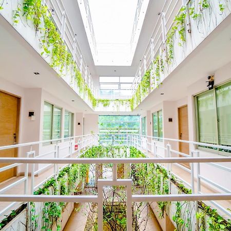 Legreen Suite Pejompongan Jacarta Exterior foto