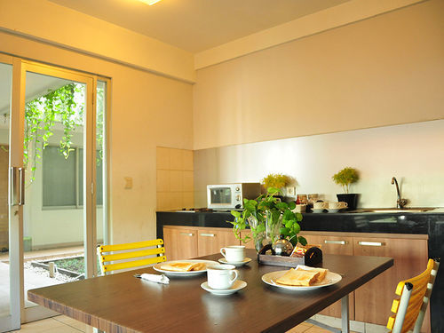 Legreen Suite Pejompongan Jacarta Exterior foto
